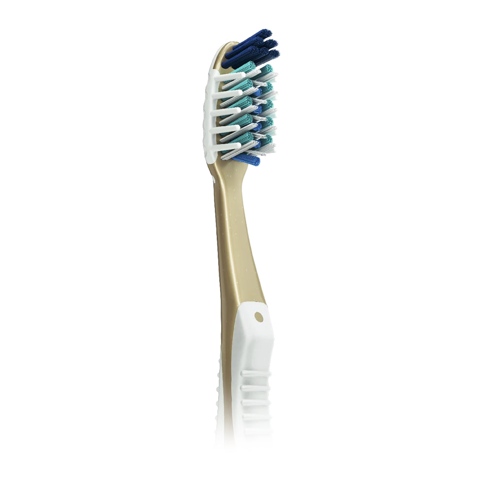 Cepillo de Dientes Suave Oral B 7 Beneficios Advanced, 3 Unidades
